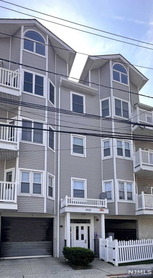 4500 Smith Ave Apt 8, North Bergen, NJ 07047