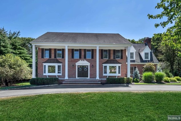 507 Hampton Hill Rd, Franklin Lakes, NJ 07417