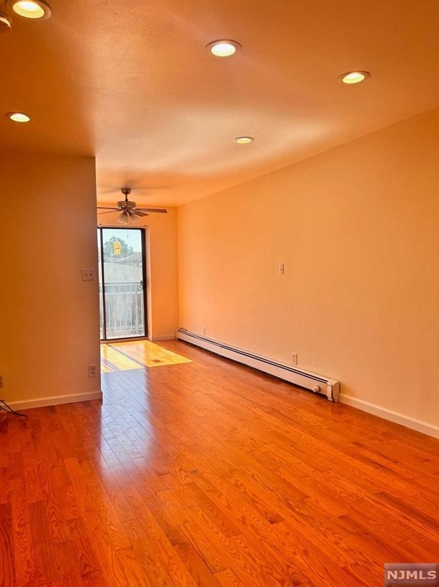 201 12th St Apt 24, Palisades Park, NJ 07650