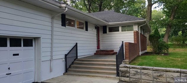 97 Stony Ridge Dr, Hillsdale, NJ 07642-1203