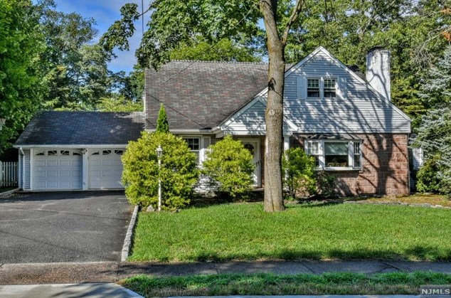 183 Mckinley Pl, Ridgewood, NJ 07450