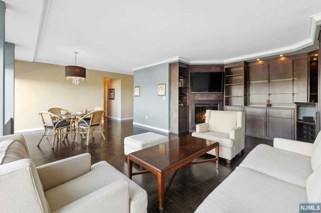 4 Horizon Rd ##1212, West Fort Lee, NJ 07024