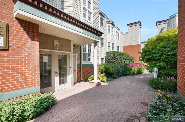 229 The Promenade, Edgewater, NJ 07020