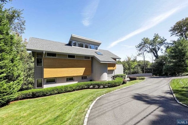 380 Kinderkamack Rd, River Edge, NJ 07661