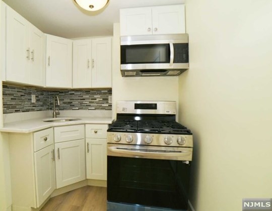 305 Cator Ave #bsmt, Jersey City, NJ 07305
