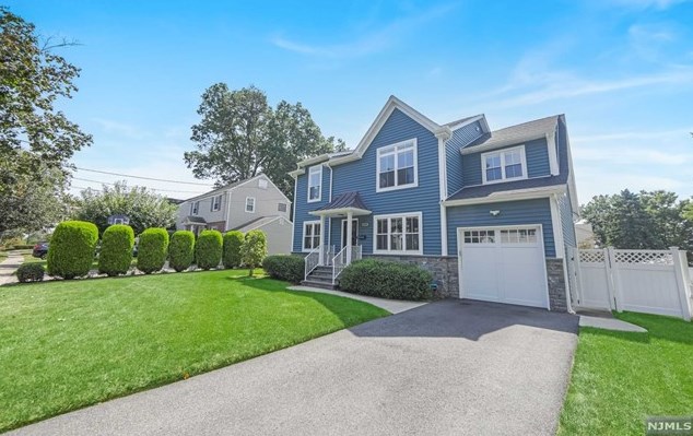 269 Kensington Rd, River Edge, NJ 07661