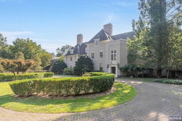 320 Mountain Rd, Englewood, NJ 07631-3727