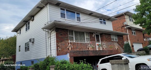 325 7th St #2nd Floor, Palisades Park, NJ 07650