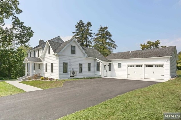 333 Park Ave, Park Ridge NJ  07656-2420 exterior