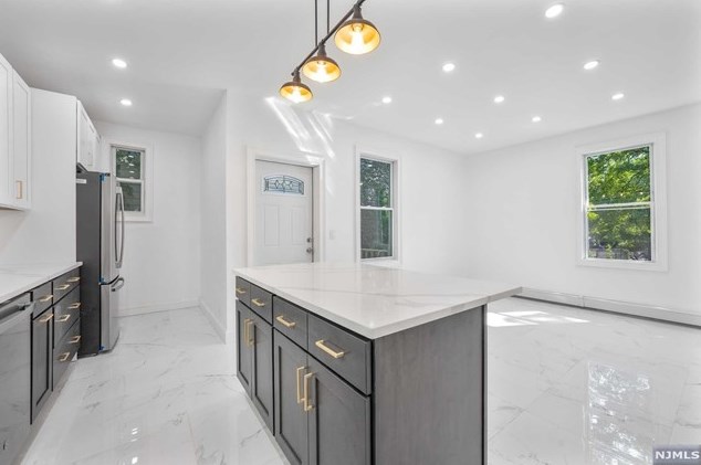 18 Shanley Ave, Newark NJ  07108-1604 exterior