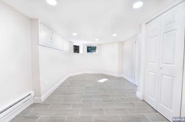 18 Shanley Ave, Newark NJ  07108-1604 exterior