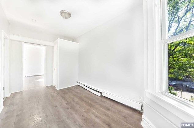 18 Shanley Ave, Newark NJ  07108-1604 exterior