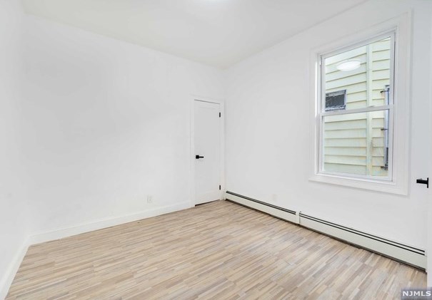 18 Shanley Ave, Newark NJ  07108-1604 exterior