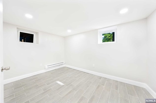 18 Shanley Ave, Newark NJ  07108-1604 exterior