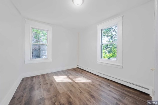 18 Shanley Ave, Newark NJ  07108-1604 exterior