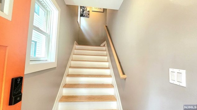 47 Mission St #2, Montclair, NJ 07042