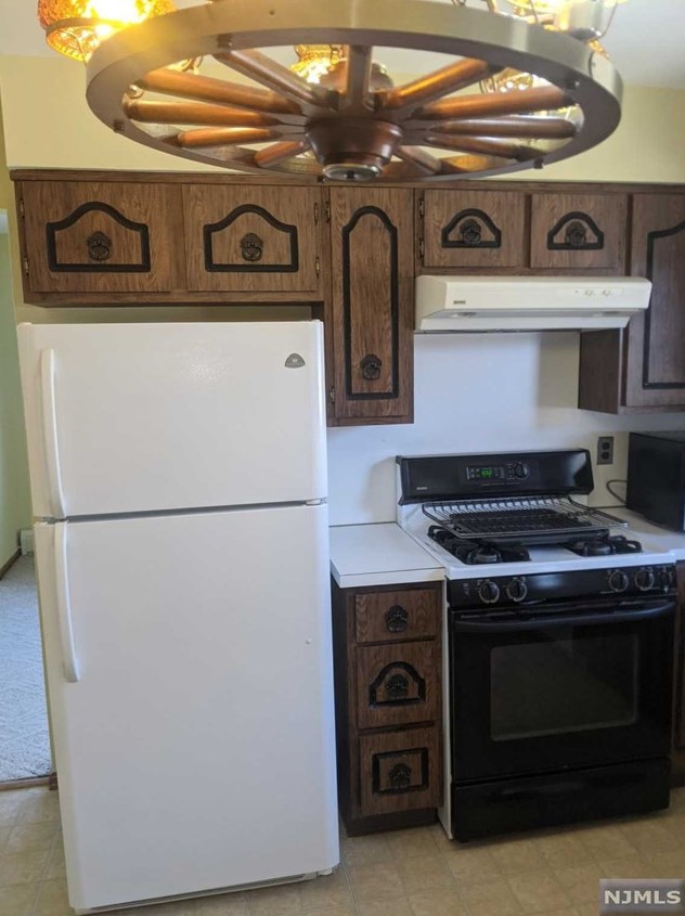 436 Taylor Ave, Hackensack NJ  07601-6509 exterior