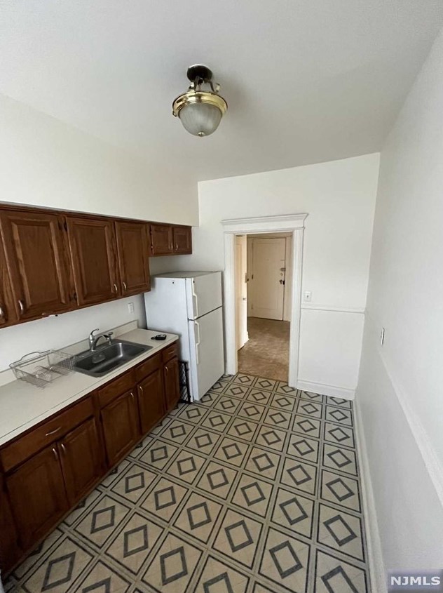214 Lawton Ave, Cliffside Park, NJ 07010