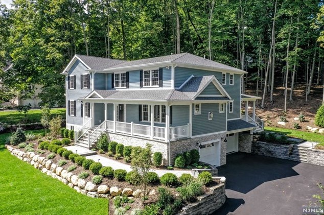 239 W Saddle River Rd, Upper Saddle River, NJ 07458