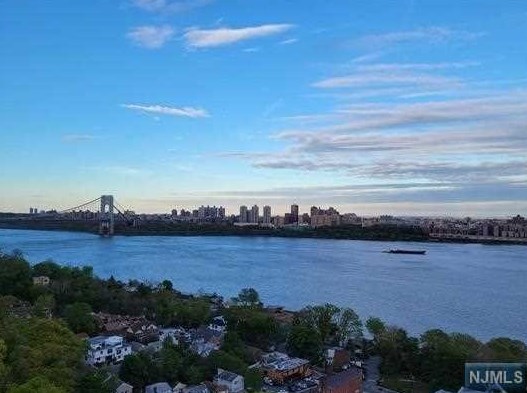 4 Horizon Rd #1204, West Fort Lee, NJ 07024