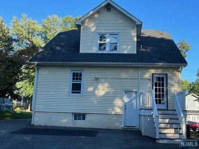61 Vreeland Ave, Midland Pk, NJ 07432