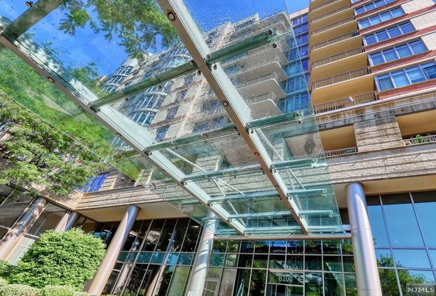 8100 River Rd #313, North Bergen, NJ 07047