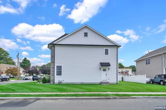 270 Wilson St, Saddle Brook NJ  07663-4926 exterior