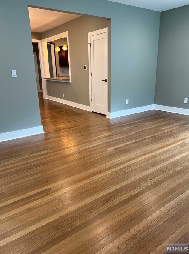 156 Washington Pl, Ridgewood, NJ 07450
