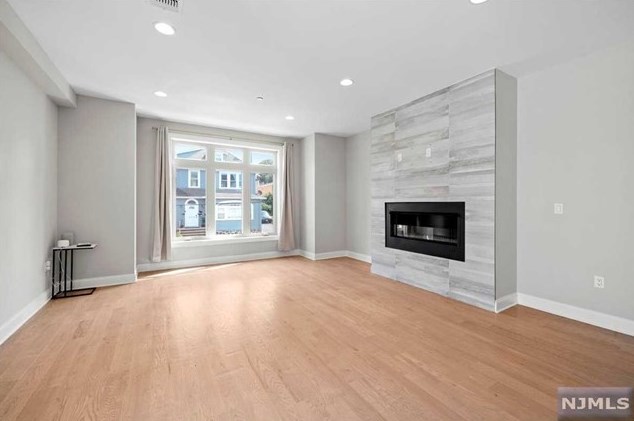 805 Fairview Ln #b, West Fort Lee, NJ 07024
