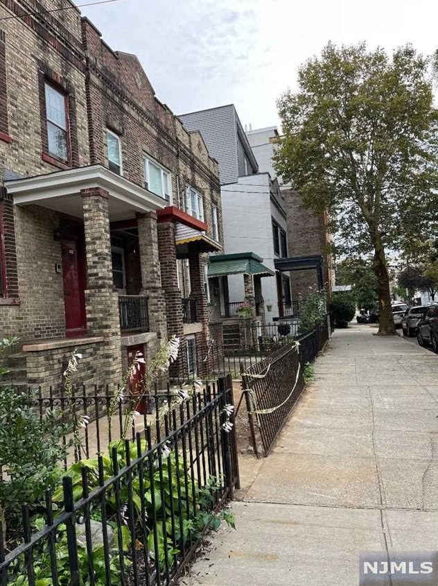 172 Ogden Ave., Jersey City, NJ 07307