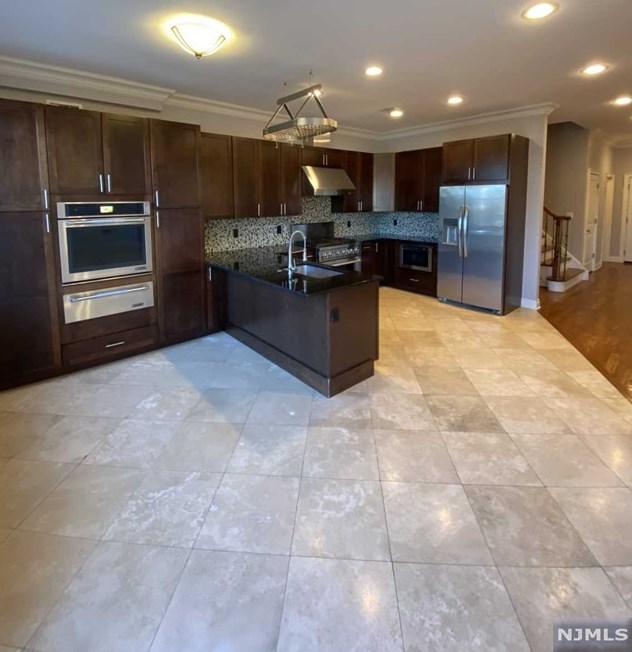 65 Edgewater Pl # A, Edgewater, NJ