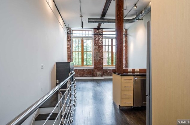 25 Clark St #202, Glen Ridge, NJ
