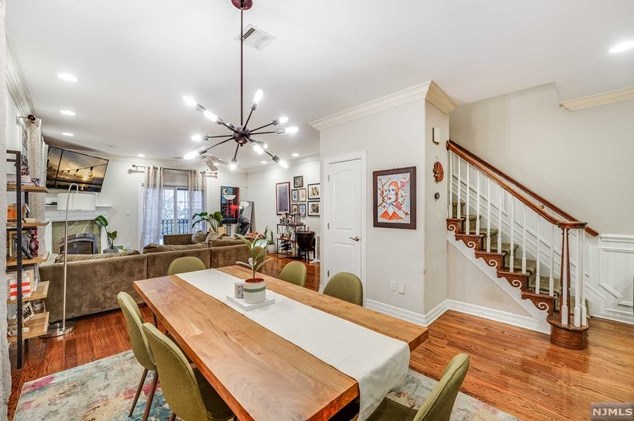 25 Michael Ln, Wallington, NJ 07057