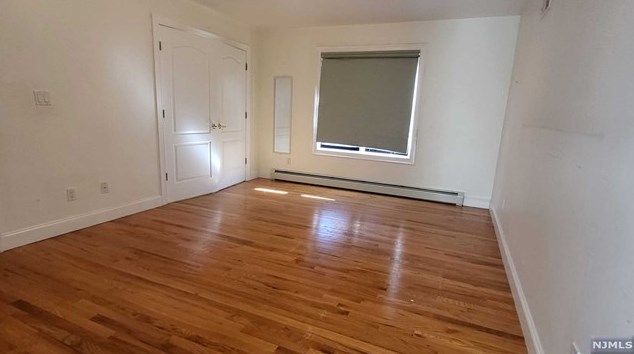 241 13th St, Palisades Park, NJ 07650