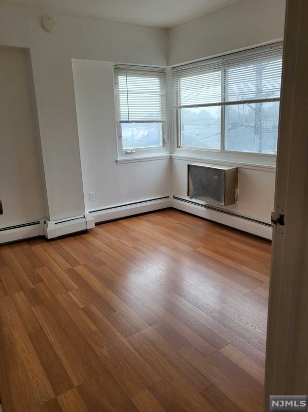 333 Grand Ave #2f, Palisades Park, NJ