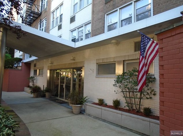 2160 Center Ave Apt 4m, West Fort Lee, NJ