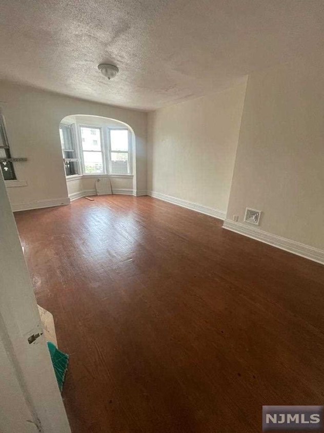 288 Summer Ave, Newark, NJ 07104