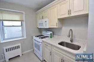 2215 N Central Rd, West Fort Lee, NJ 07024
