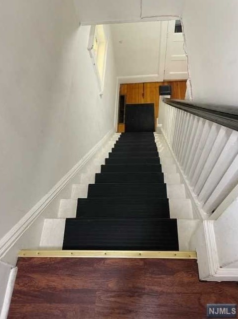 35 Charles St, Little Ferry NJ  07643-1523 exterior