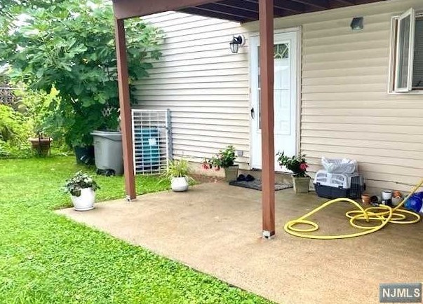 17 Hamilton Ave, Lodi, NJ 07644