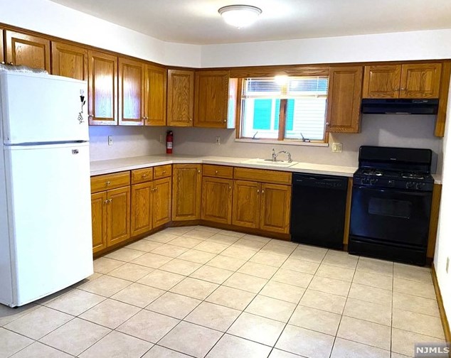 17 Hamilton Ave, Lodi NJ  07644-1226 exterior