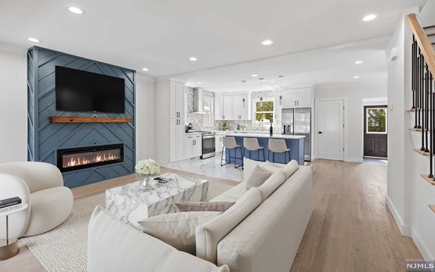 384 Pleasant Ave, Cliffside Park, NJ 07010