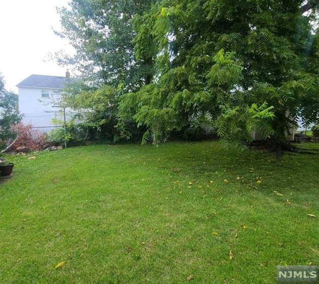 133 Plenge Dr, Belleville, NJ 07109