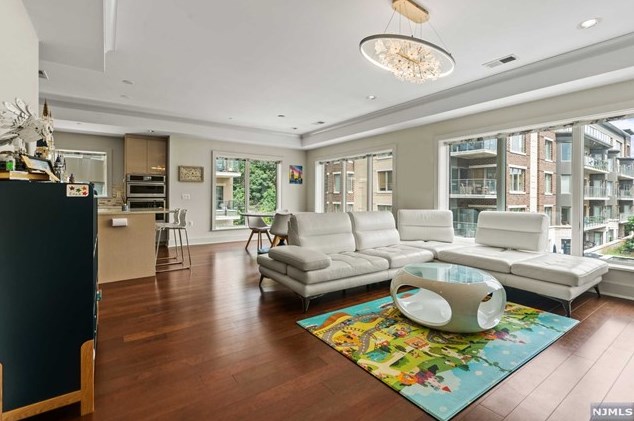 150 Henley Pl #314, Union City, NJ 07086
