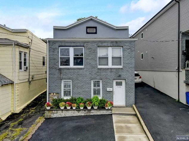 7100 Cottage Ave, North Bergen, NJ 07047