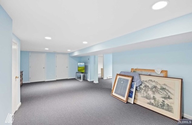 1060 Arcadian Way, West Fort Lee NJ 07024-6306 exterior