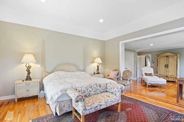 1060 Arcadian Way, West Fort Lee NJ 07024-6306 exterior