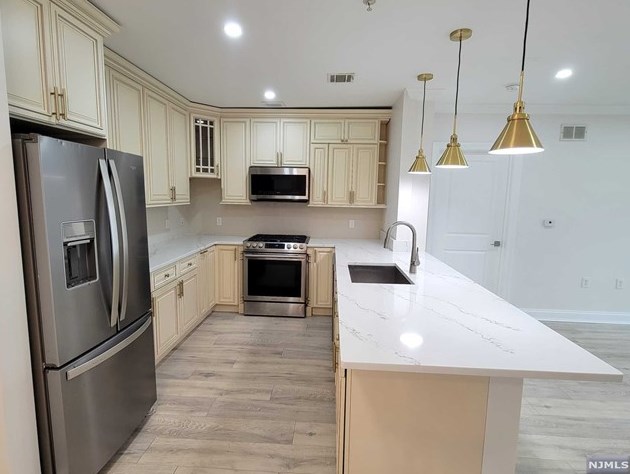54 Polifly Rd #204, Hackensack, NJ 07601