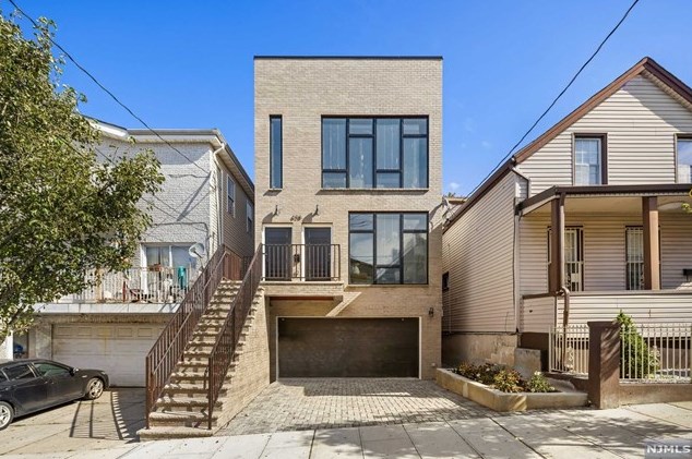 628 36th St #2, Union City, NJ 07087