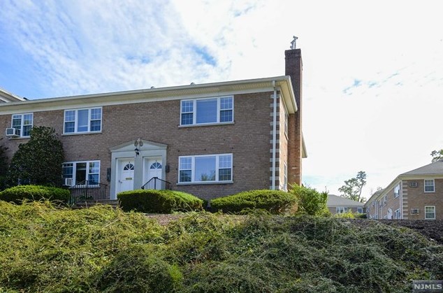 5 Heights Rd #a, Ridgewood, NJ 07450